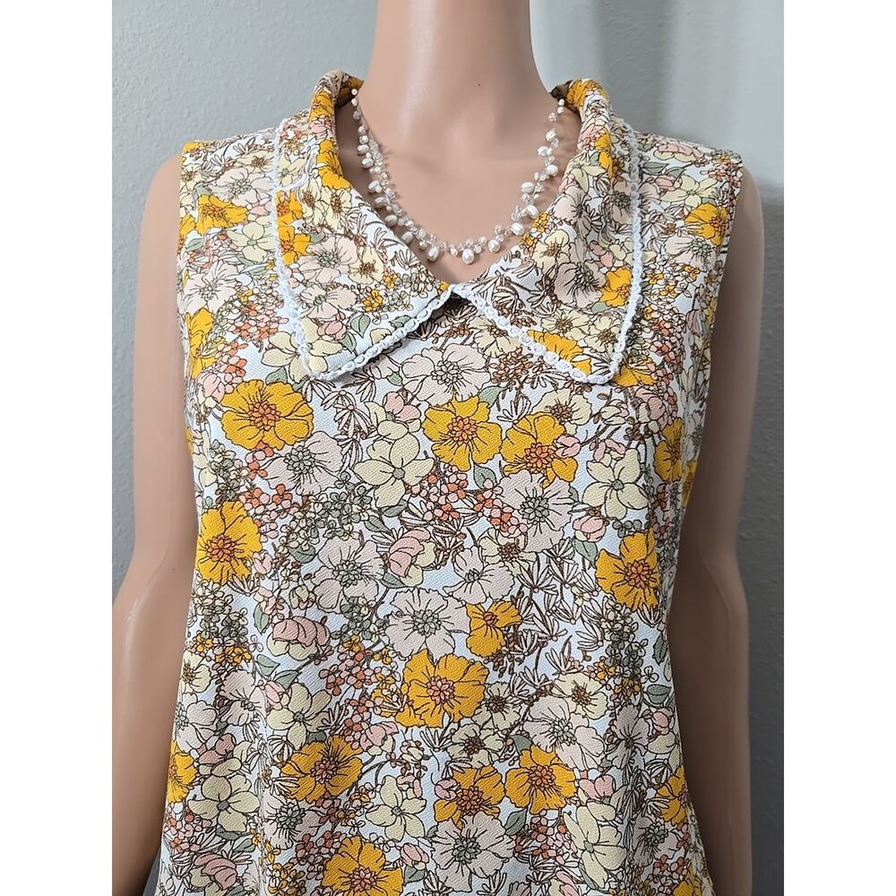 70s Inspired Floral Sleeveless Blouse Oversized Collar Retro Top